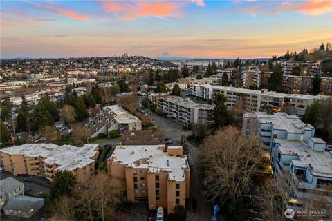 3710 25th Place W Unit 401, Seattle, WA 98199 - MLS#: 2332606