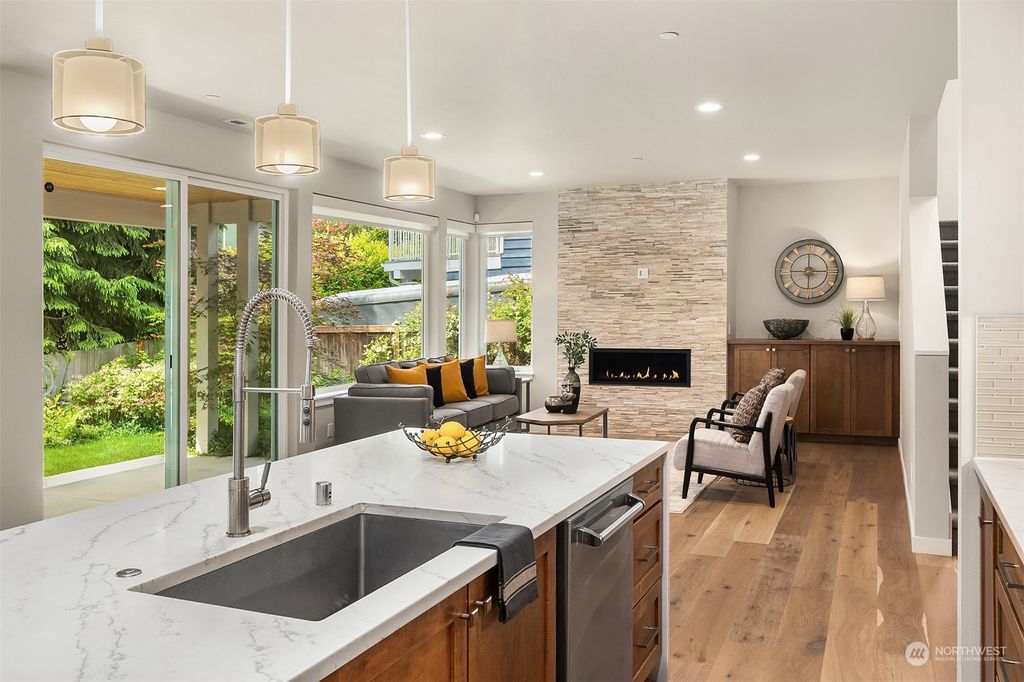 Photo of 5723 NE 197th Street, Kenmore, WA 98028 (MLS # 2078249)