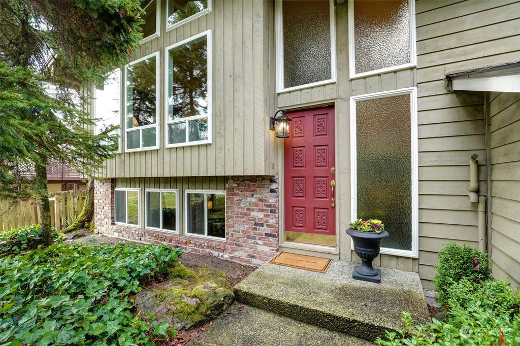 Photo of 15913 119th Avenue NE, Bothell, WA 98011 (MLS # 2039701)