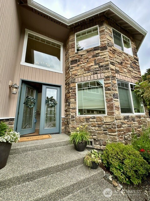 8228 NE 187th Way