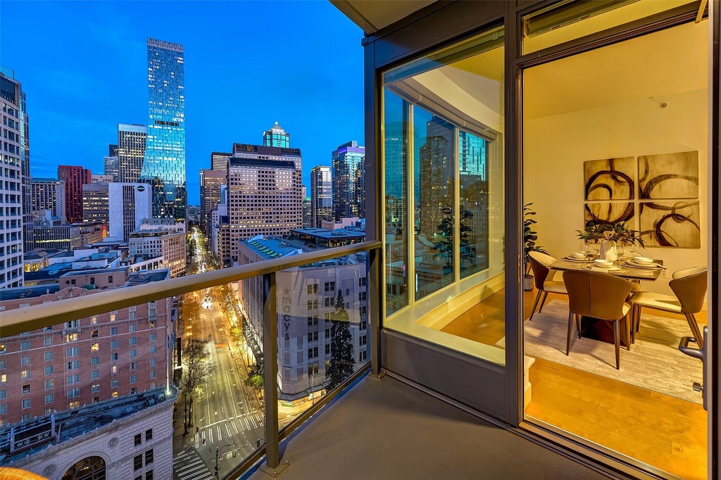 Photo of 1920 4th Avenue #1807, Seattle, WA 98101 (MLS # 2599453)