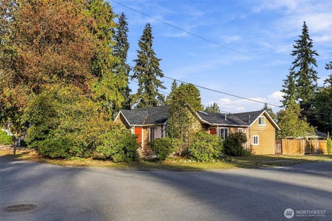 Photo of 2431 Monroe Avenue, Everett, WA 98203 (MLS # 2591455)