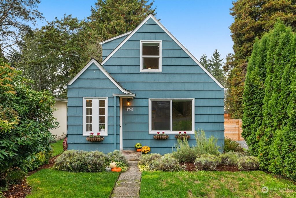 Photo of 11747 Bartlett Ave Ave NE, Seattle, WA 98125 (MLS # 2172869)