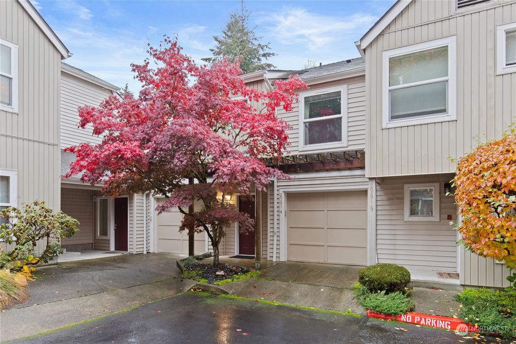 Photo of 2961 142nd Place SE #4, Bellevue, WA 98007 (MLS # 2307656)