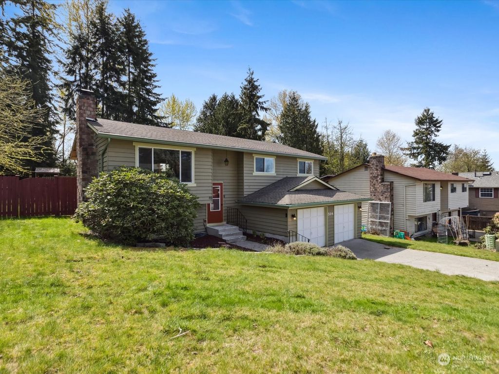 Photo of 504 75th Place SW, Everett, WA 98203 (MLS # 2226996)