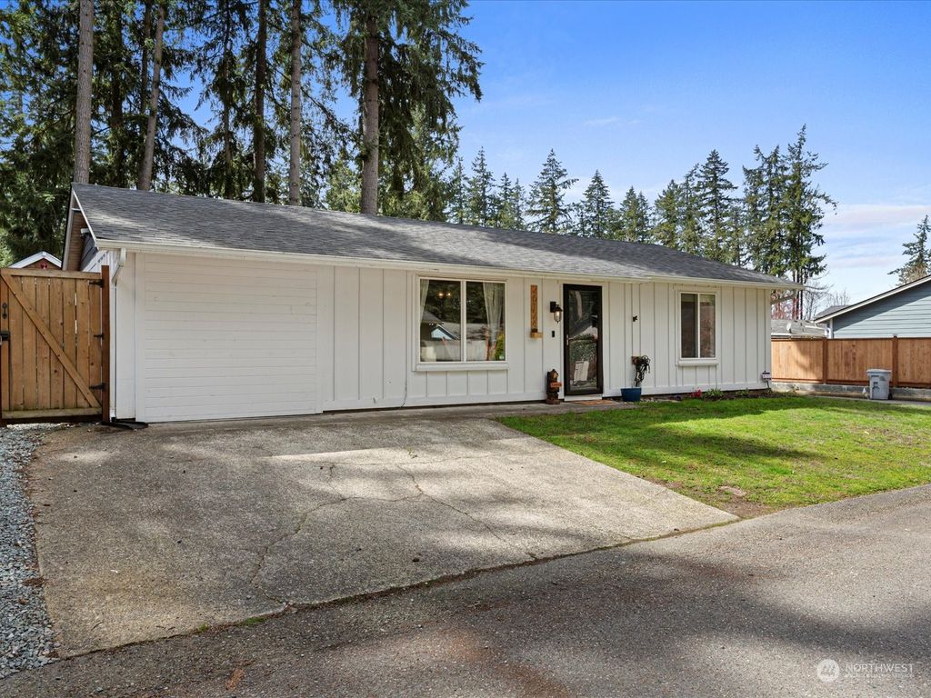 Photo of 26124 195th Place SE, Covington, WA 98042 (MLS # 2049890)