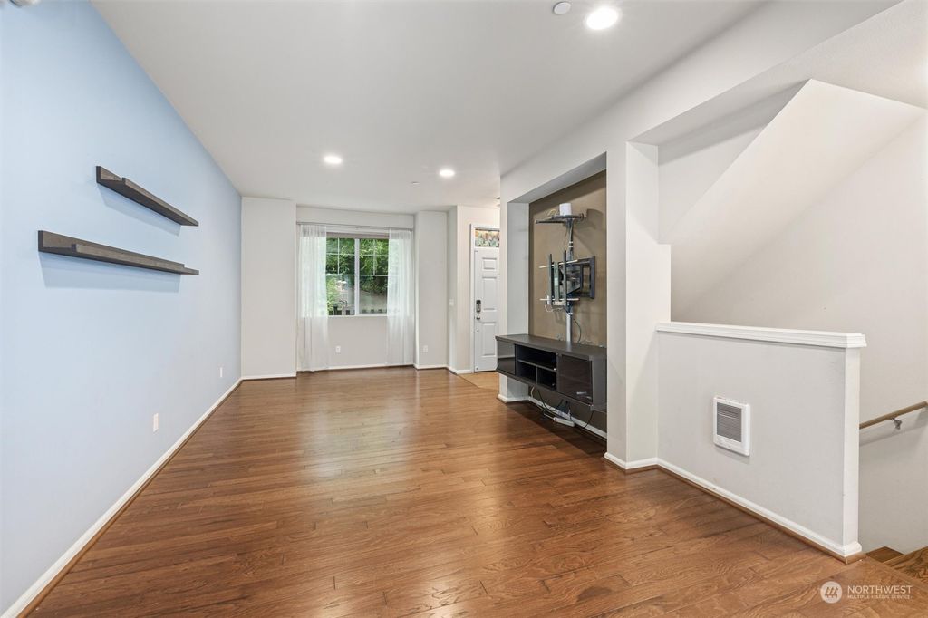 listing image 9365719618979932518