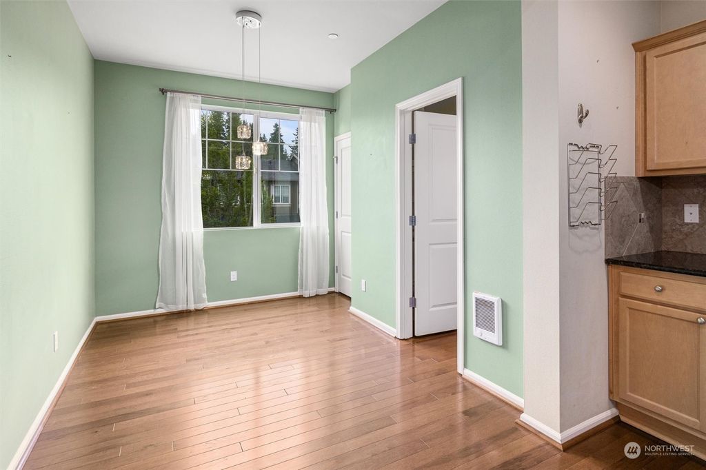 listing image 9363067410820424824
