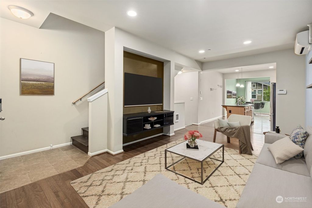 listing image 9362469349470517838