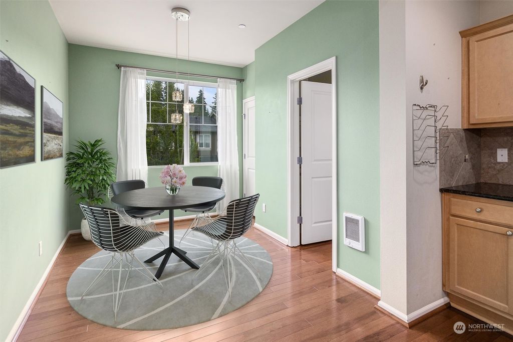 listing image 9366234256560526849