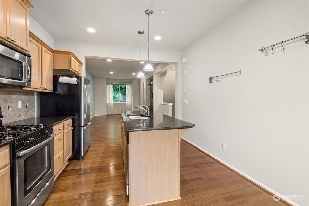 listing image 9364262711137007654