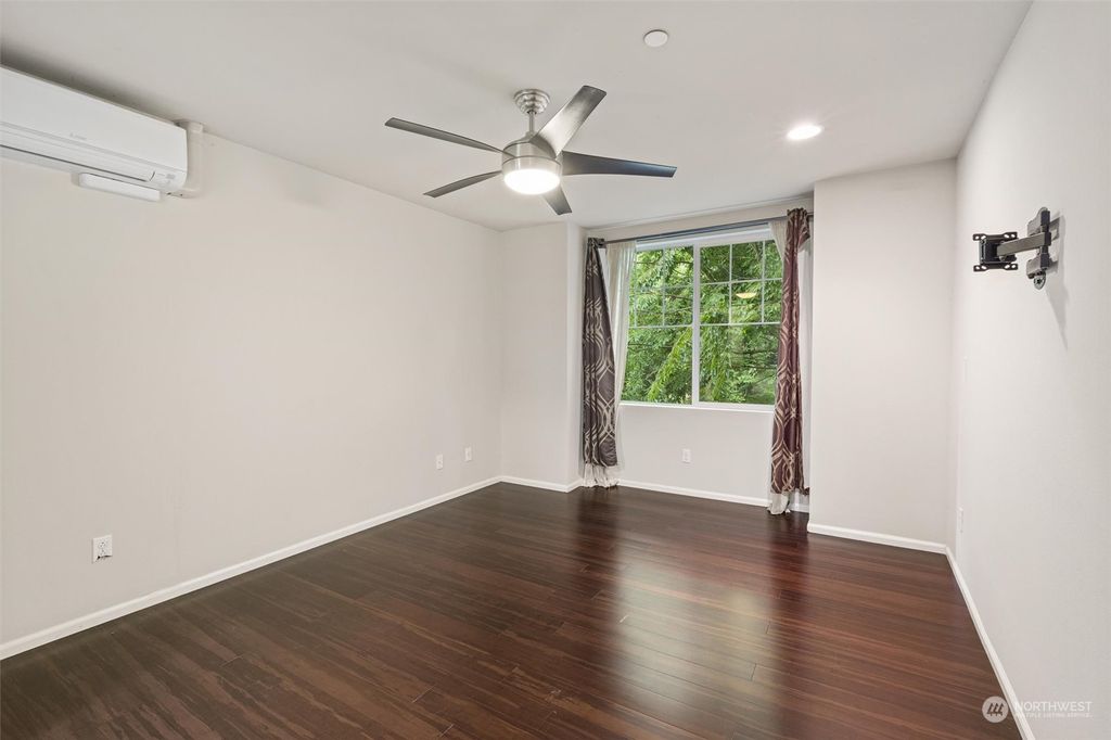 listing image 9362140455002544501