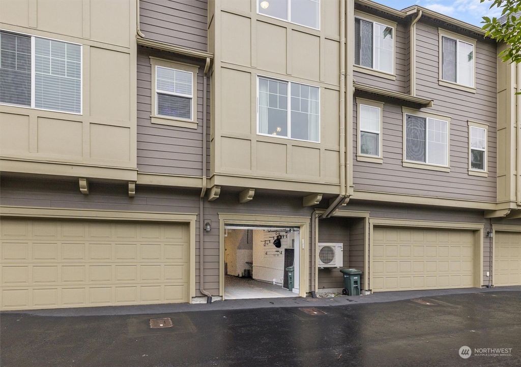 listing image 9360860417969002825