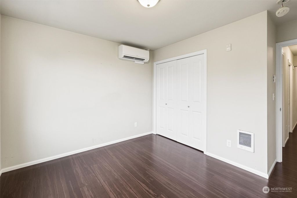 listing image 9364443830474743755
