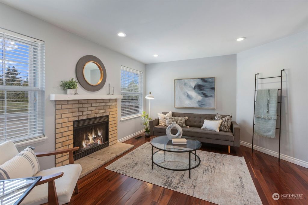 Photo of 32020 16th Place SW, Federal Way, WA 98023 (MLS # 2220176)