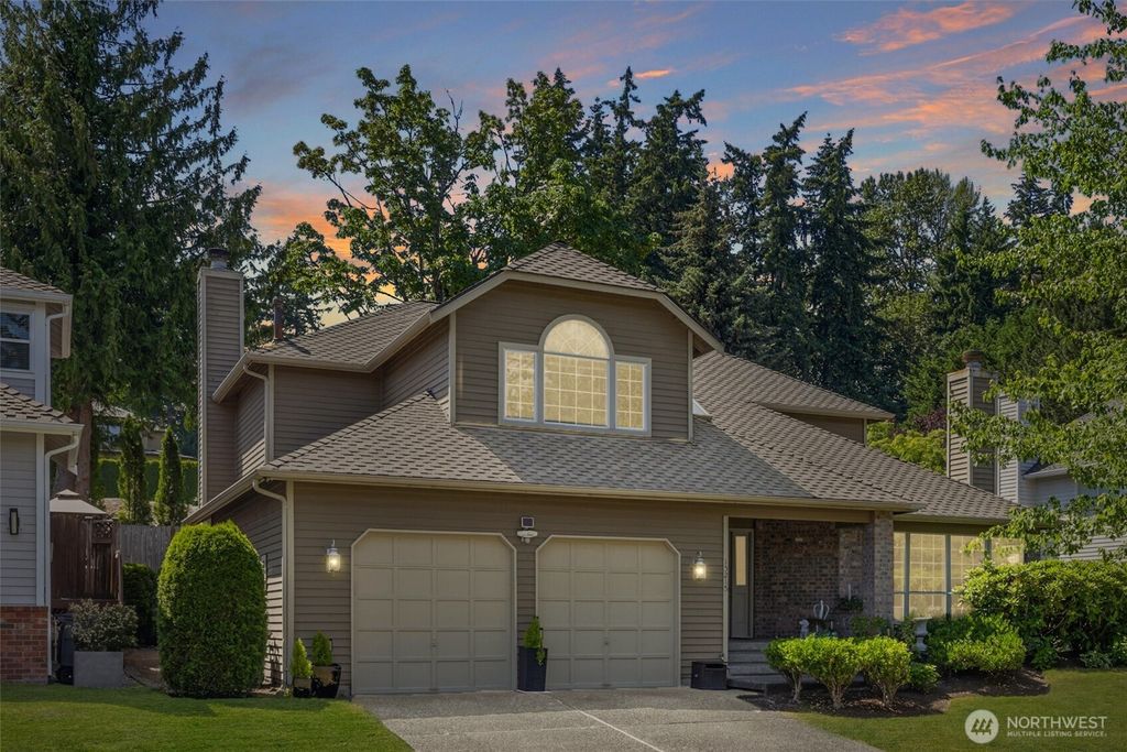 Photo of 15215 92nd Place NE, Bothell, WA 98011 (MLS # 2544579)