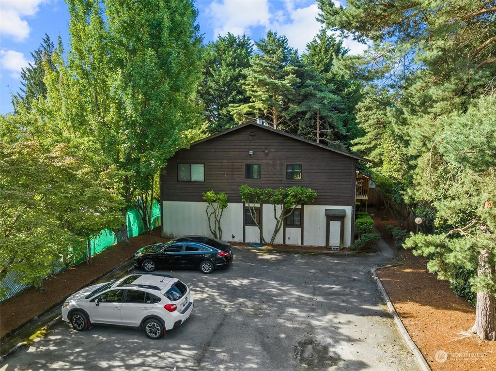 Photo of 1033 SW 148th Street, Burien, WA 98166 (MLS # 2144399)