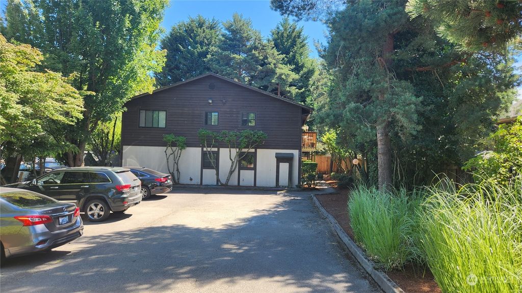 Photo of 1033 SW 148th Street, Burien, WA 98166 (MLS # 2144399)