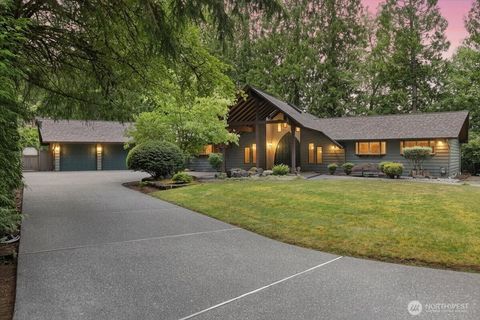 Photo of 1989 Canterbury Place SW, Olympia, WA 98512 (MLS # 2542466)
