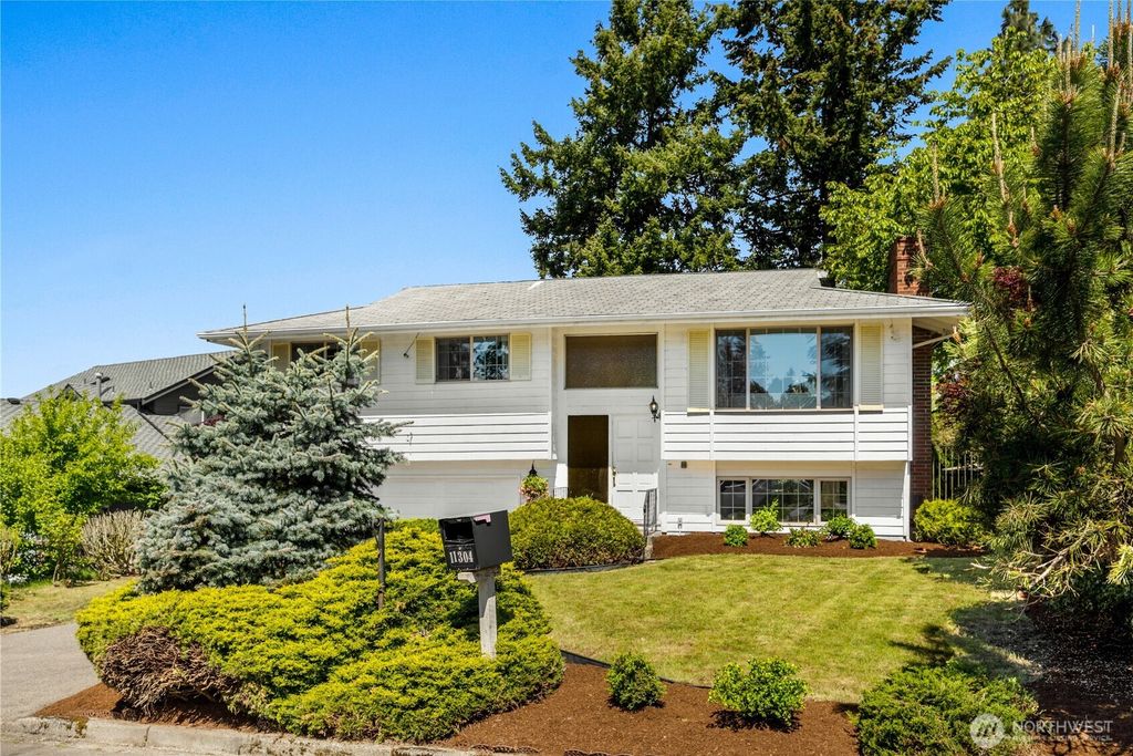 Photo of 11304 SE 179th Street, Renton, WA 98055 (MLS # 2362346)