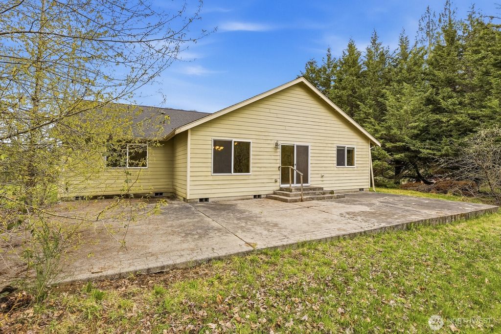 Photo of 1300 Cascade Street, Darrington, WA 98241 (MLS # 2507035)