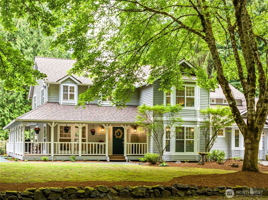 Photo of 703 245th Place NE, Sammamish, WA 98074 (MLS # 2508011)