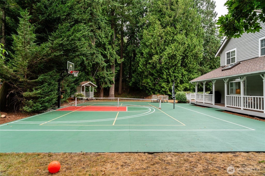 Photo of 703 245th Place NE, Sammamish, WA 98074 (MLS # 2508011)