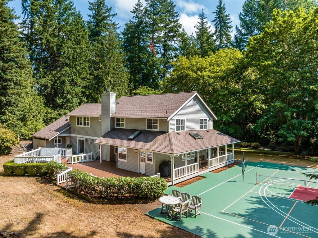 Photo of 703 245th Place NE, Sammamish, WA 98074 (MLS # 2508011)