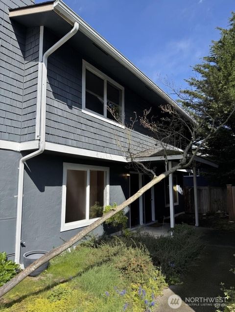 7431 212th Street SW 16 Edmonds WA 98026