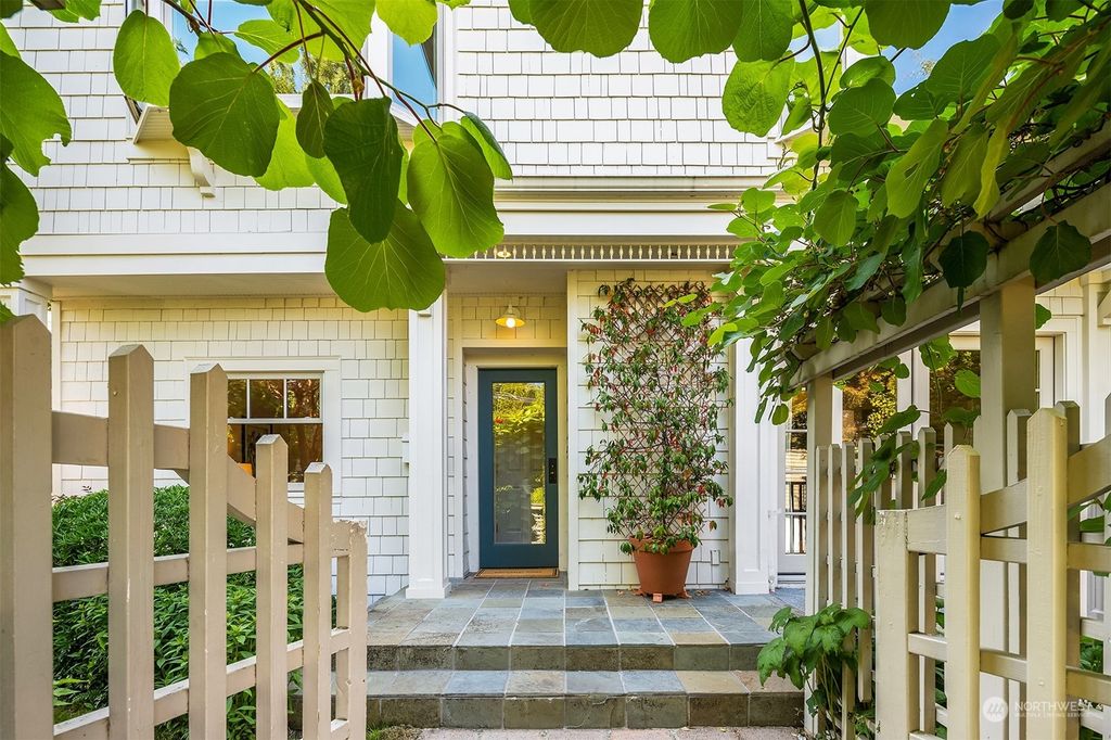 Photo of 173 37th Avenue E, Seattle, WA 98112 (MLS # 2076197)
