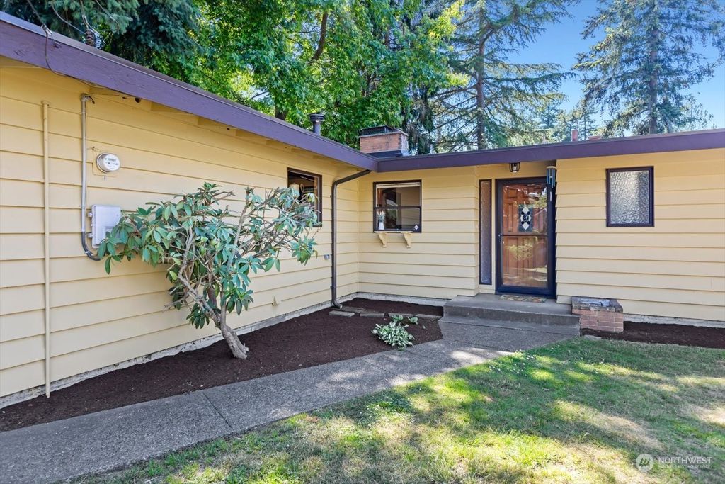 Photo of 19275 Occidental Avenue S, Des Moines, WA 98148 (MLS # 2133982)