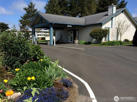 Photo of 210 26th Street NW #207-8, Long Beach, WA 98631 (MLS # 2487757)