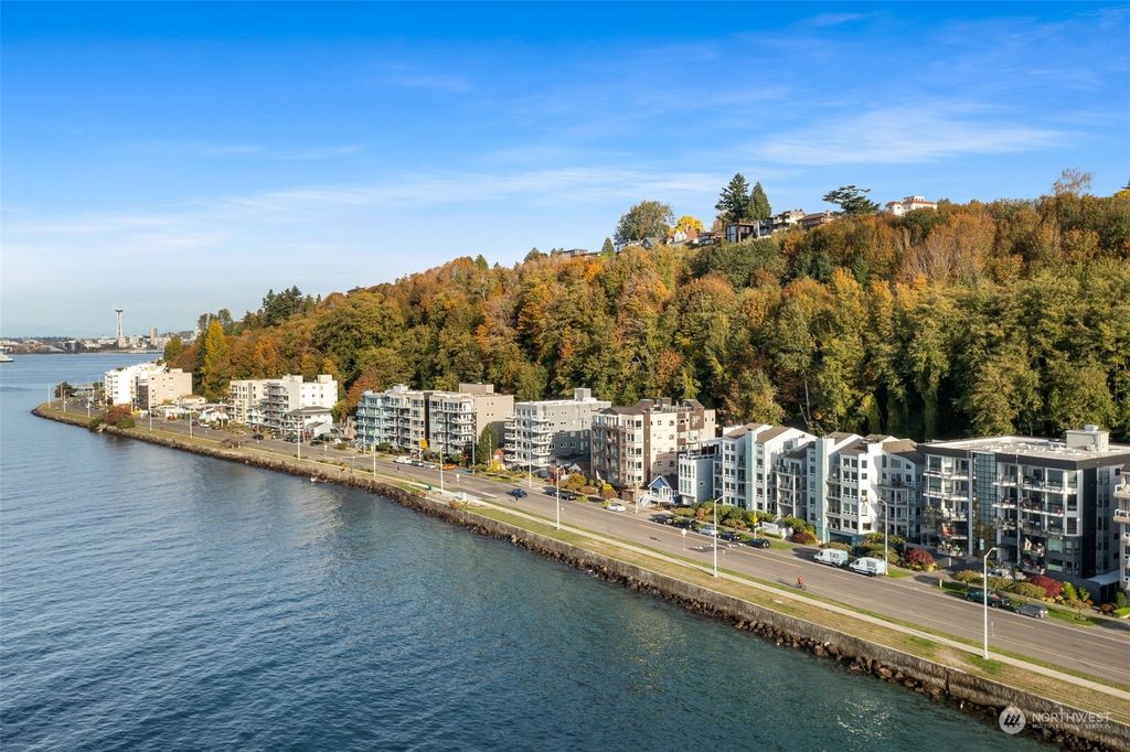 Photo of 1526 Alki Avenue SW #201, Seattle, WA 98116 (MLS # 2305904)