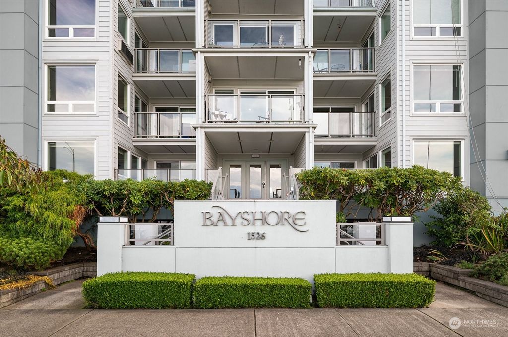 Photo of 1526 Alki Avenue SW #201, Seattle, WA 98116 (MLS # 2305904)