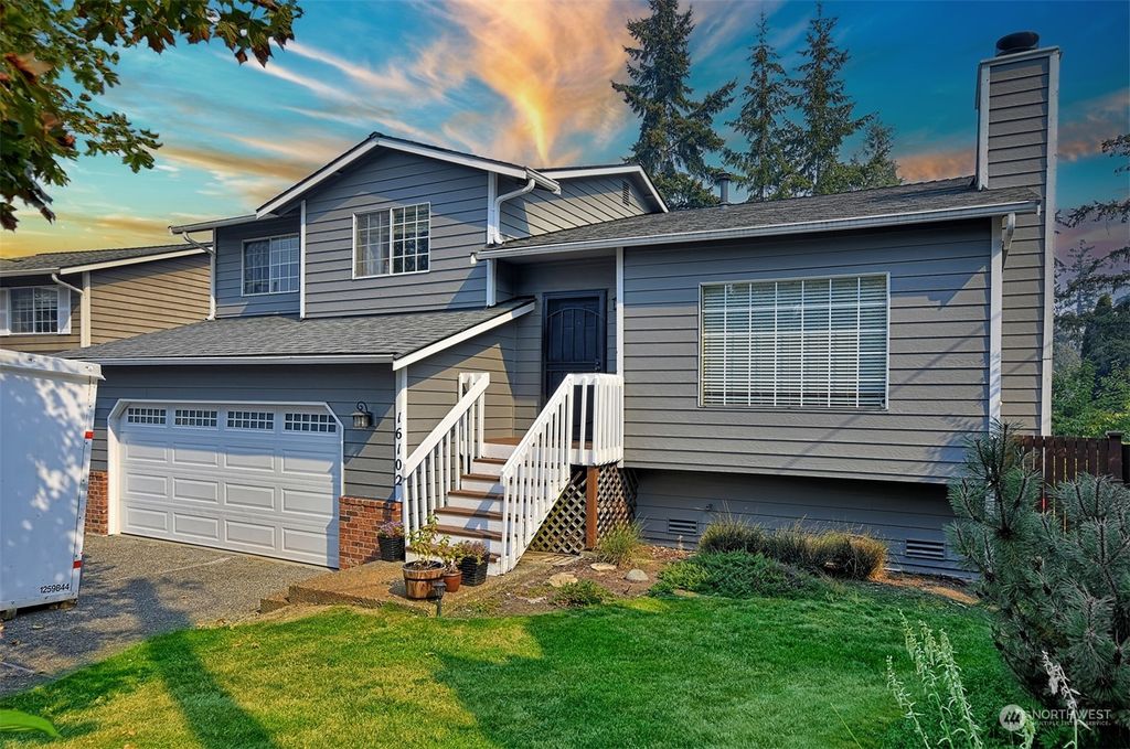 Photo of 16102 82nd Place NE, Kenmore, WA 98028 (MLS # 1999142)