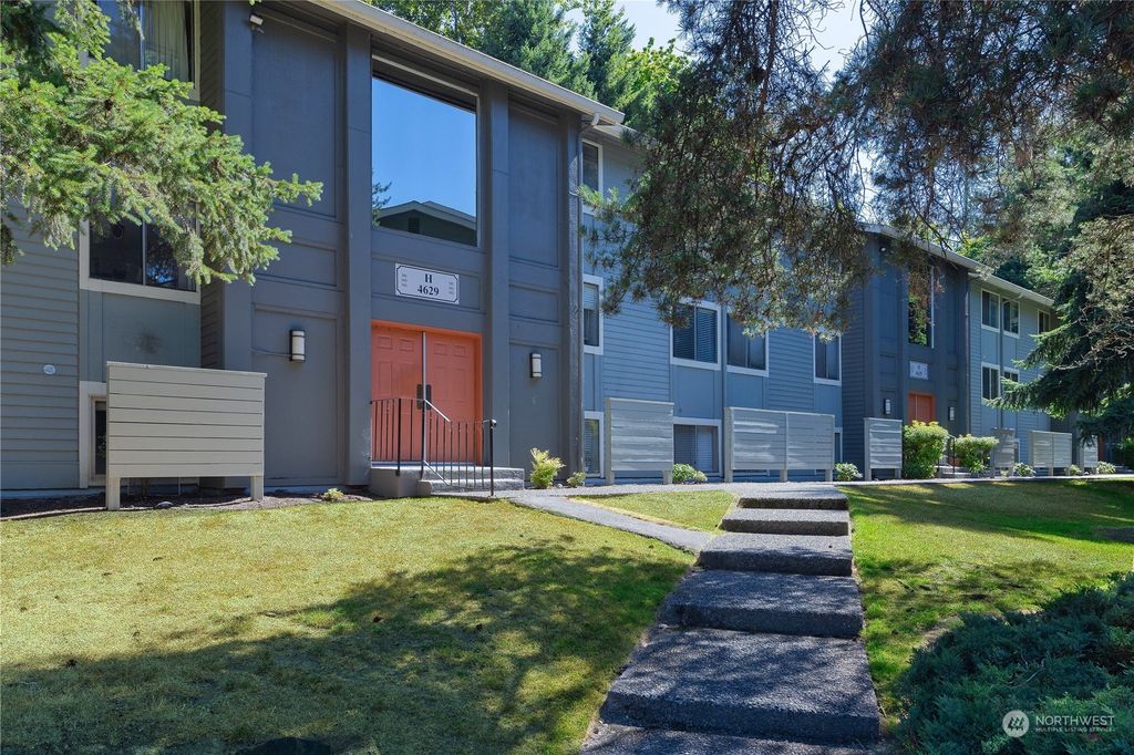 Photo of 4629 W Lake Sammamish Parkway SE #H101, Issaquah, WA 98027 (MLS # 2143065)