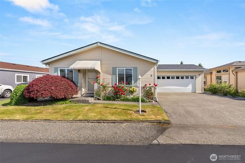 Photo of 1918 Harrison Avenue #6, Centralia, WA 98531 (MLS # 2492036)