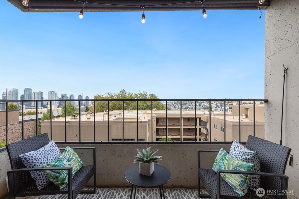 Photo of 601 Belmont Avenue E #D3, Seattle, WA 98102 (MLS # 2584435)