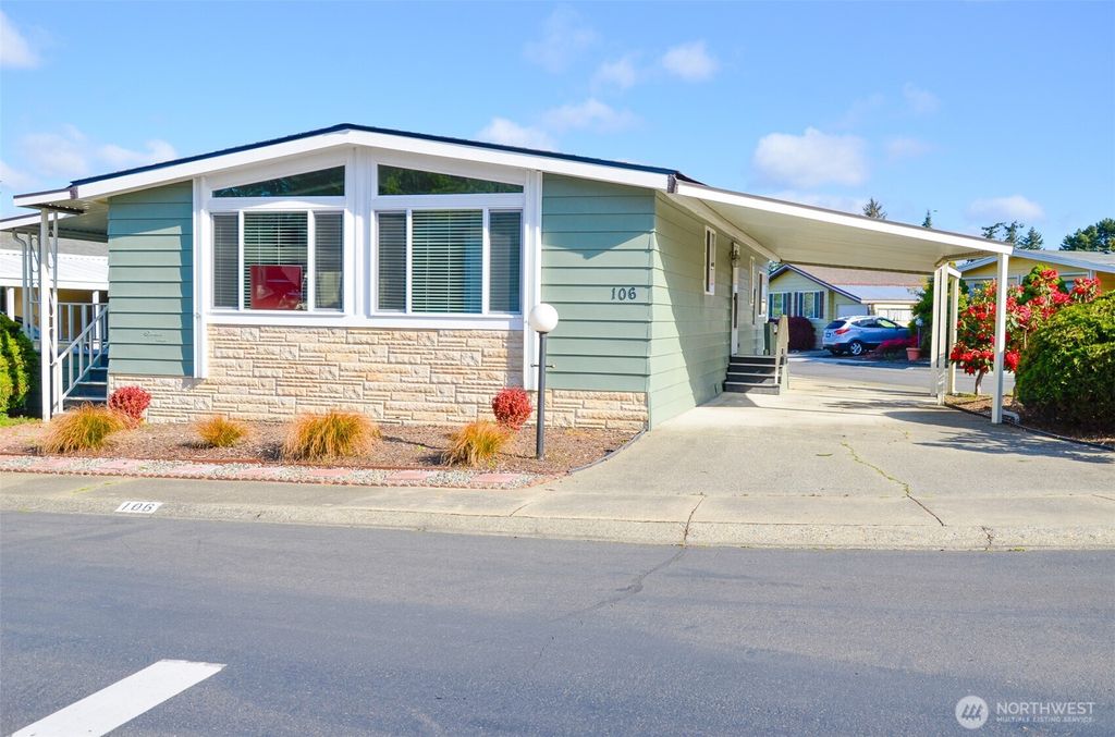 Photo of 11436 SE 208th Street #106, Kent, WA 98031 (MLS # 2341564)