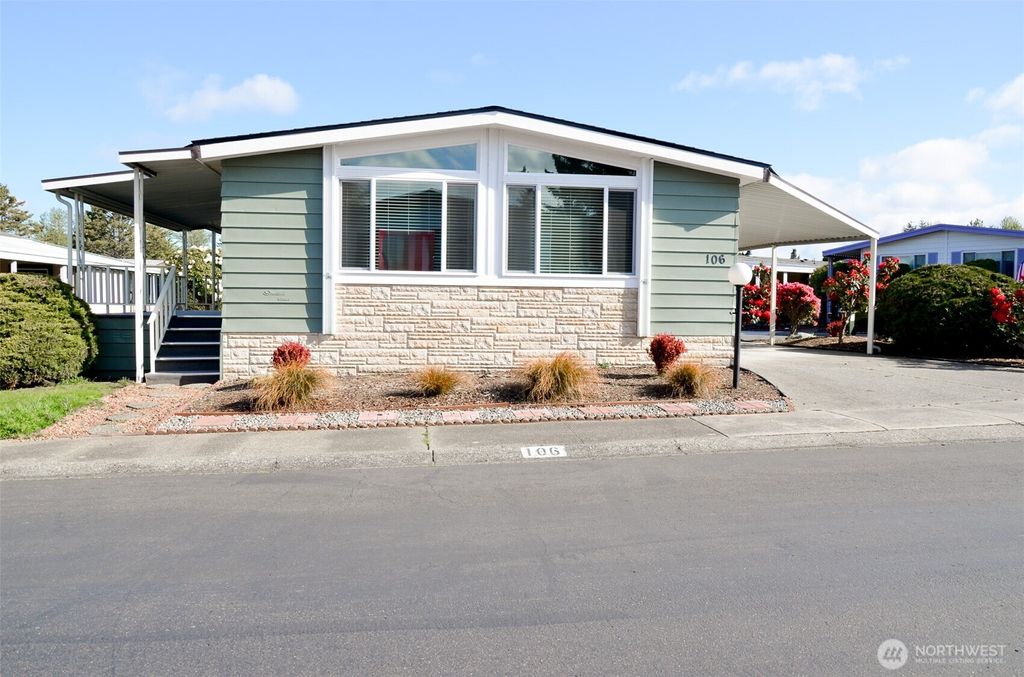 Photo of 11436 SE 208th Street #106, Kent, WA 98031 (MLS # 2341564)