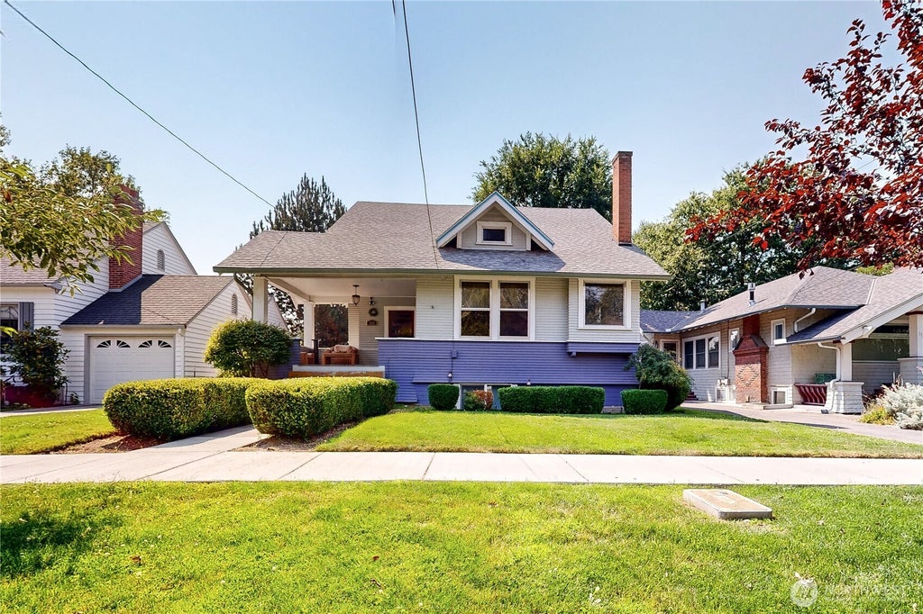 Photo of 320 Juniper Street, Walla Walla, WA 99362 (MLS # 2570256)