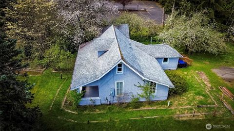 Photo of 823 Lacey Street SE, Lacey, WA 98503 (MLS # 2507554)