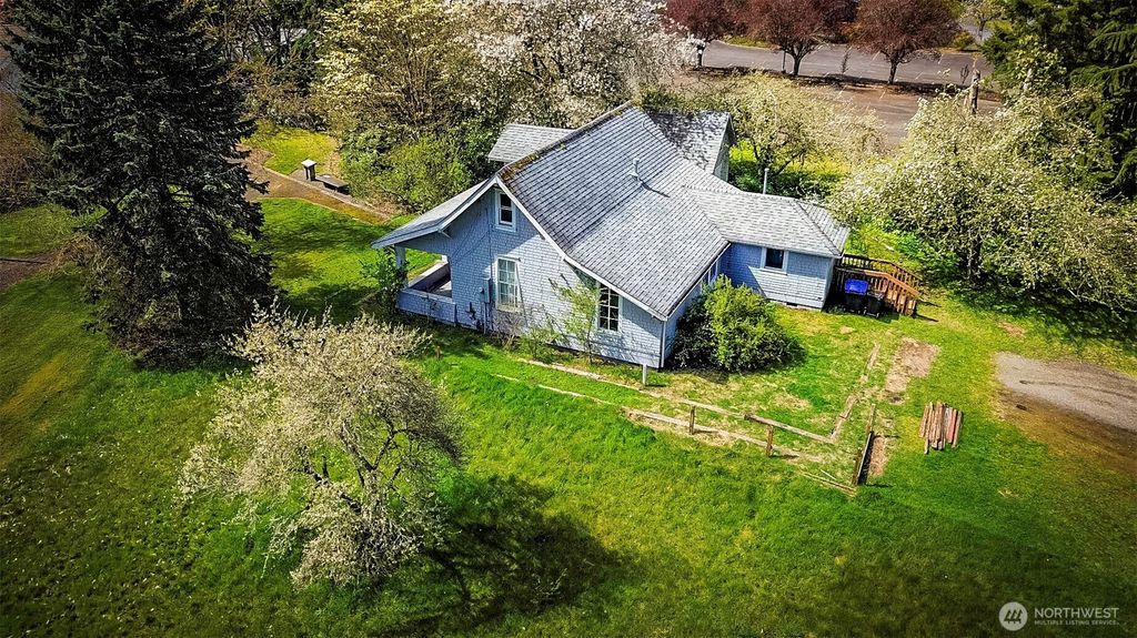 Photo of 823 Lacey Street SE, Lacey, WA 98503 (MLS # 2507554)