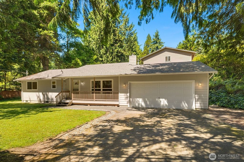 Photo of 4050 NE 197th Street, Lake Forest Park, WA 98155 (MLS # 2404999)