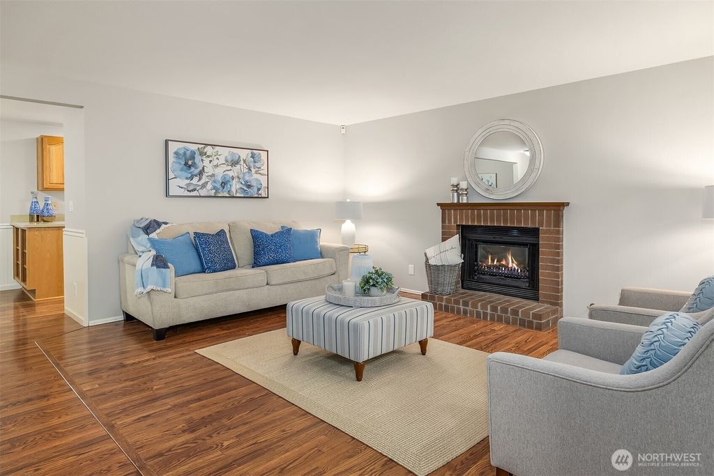 Photo of 22916 NE 20th Place, Sammamish, WA 98074 (MLS # 2431109)