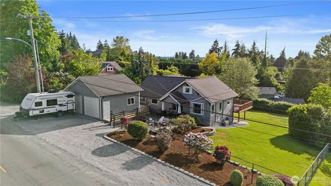 Photo of 703 19th Avenue, Milton, WA 98354 (MLS # 2525614)