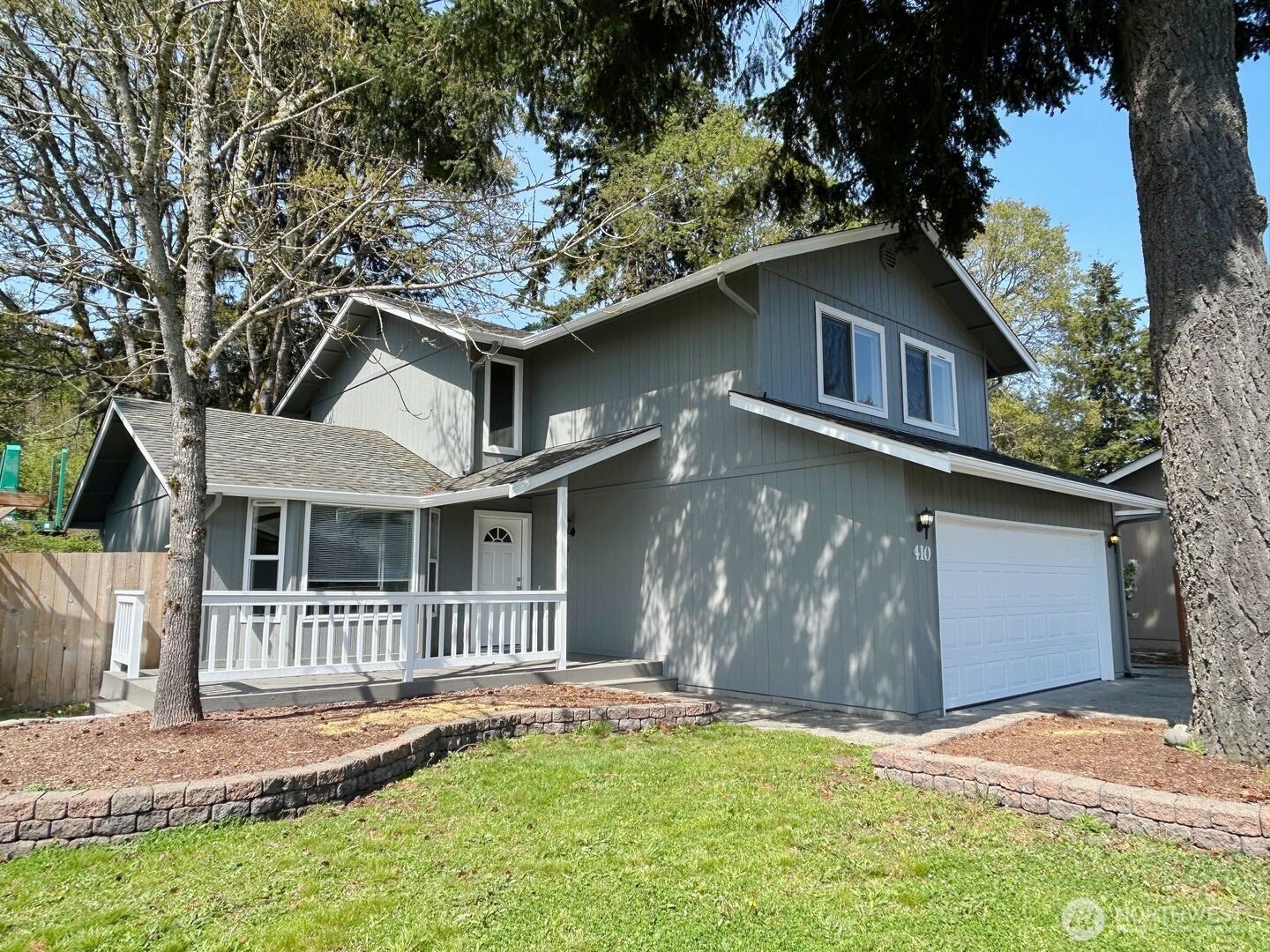 410 Volesky Drive SE