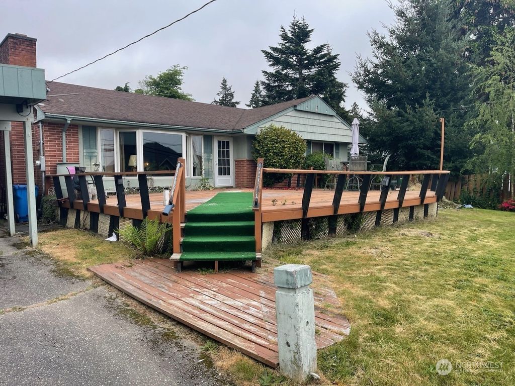 Photo of 19736 20th Avenue NW, Shoreline, WA 98177 (MLS # 1899694)