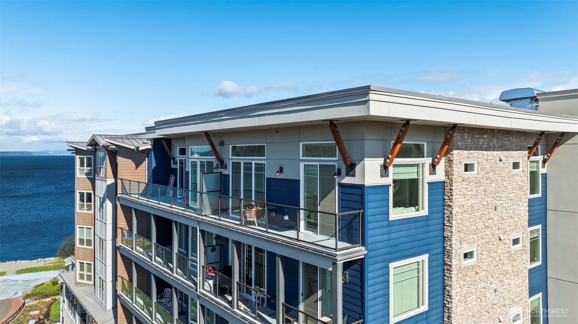 4961 Main Street 811