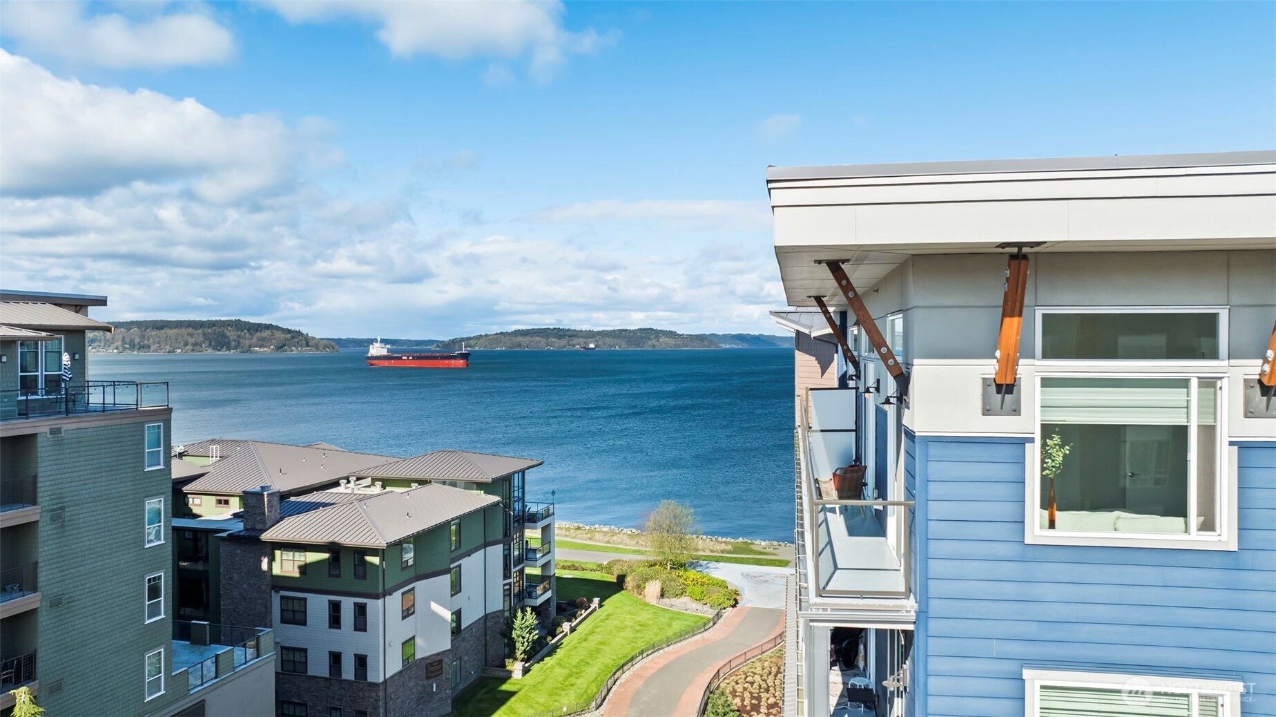 4961 Main Street 811